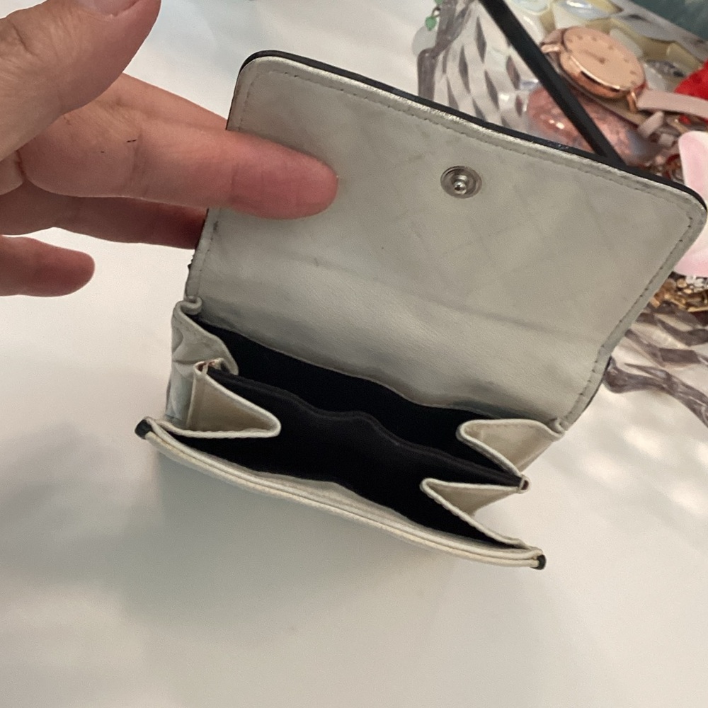 Chanel Diamond stitch Quilted Calfskin CC Trifold Wallet - Picture 5 of 8